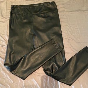BLACK FAUX LEATHER LEGGINGS